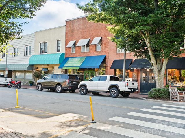 142 N Main Street, Waynesville, NC 28786