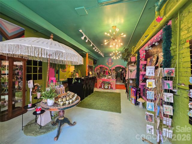 142 N Main Street, Waynesville, NC 28786