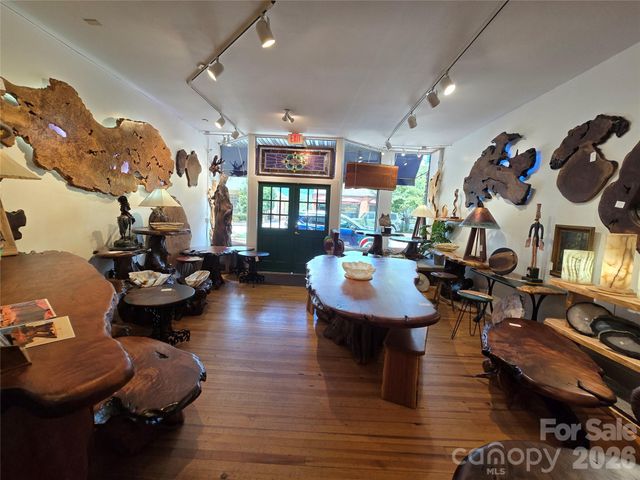 142 N Main Street, Waynesville, NC 28786
