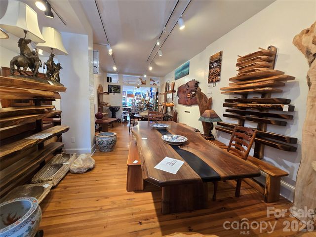 142 N Main Street, Waynesville, NC 28786
