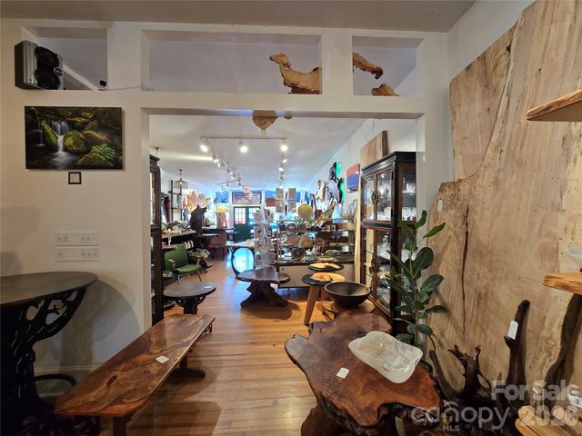 142 N Main Street, Waynesville, NC 28786