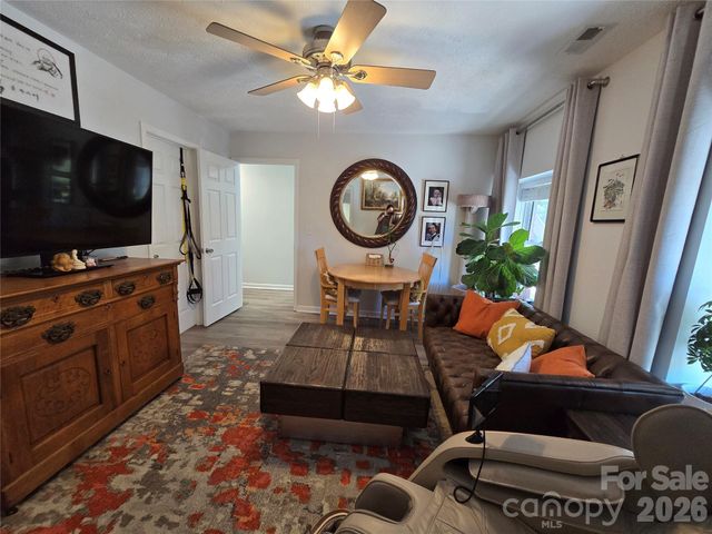 142 N Main Street, Waynesville, NC 28786