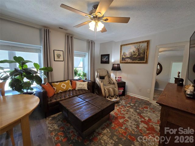 142 N Main Street, Waynesville, NC 28786
