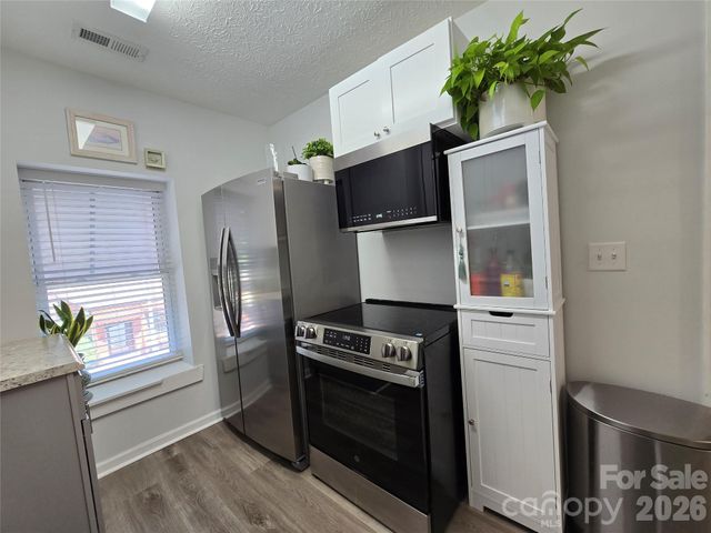 142 N Main Street, Waynesville, NC 28786