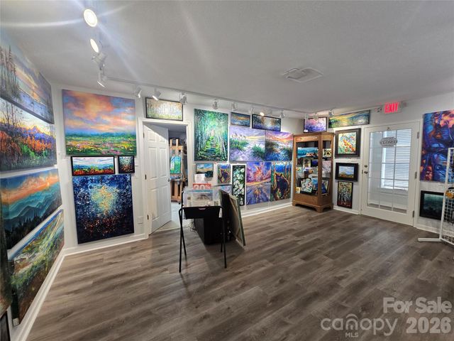 142 N Main Street, Waynesville, NC 28786