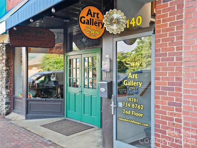 142 N Main Street, Waynesville, NC 28786