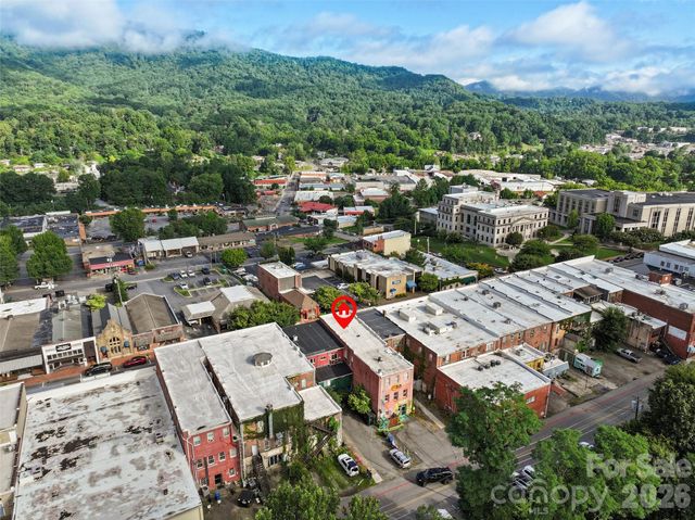 142 N Main Street, Waynesville, NC 28786