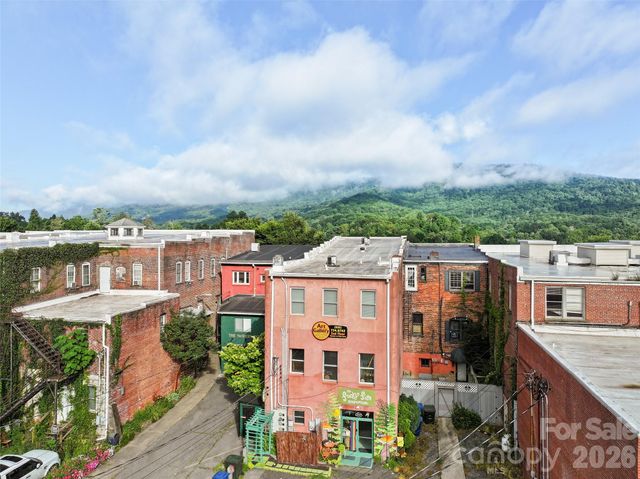 142 N Main Street, Waynesville, NC 28786