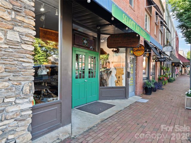 142 N Main Street, Waynesville, NC 28786