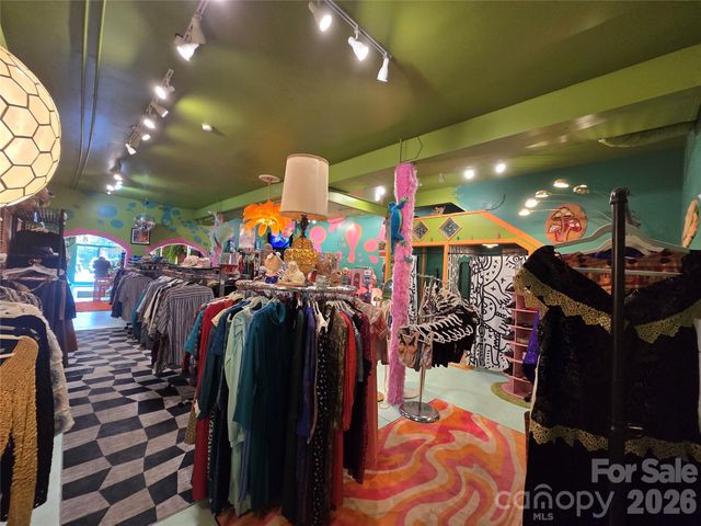 142 N Main Street, Waynesville, NC 28786