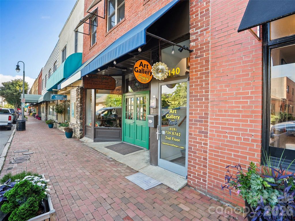 142 N Main Street, Waynesville, NC 28786