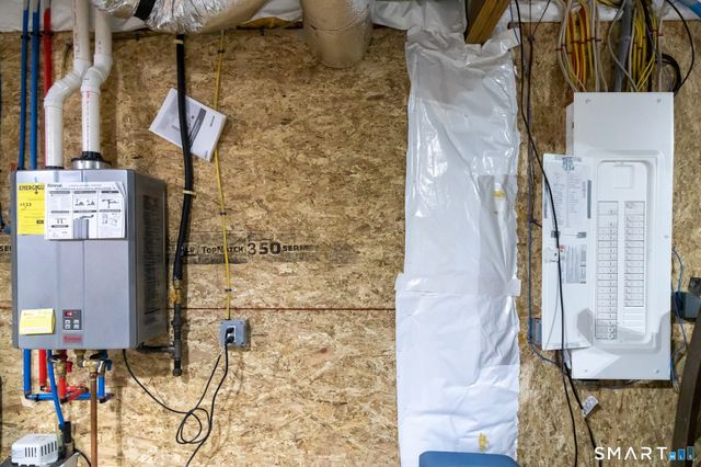 22 Soderman Way, Cheshire, CT 06410