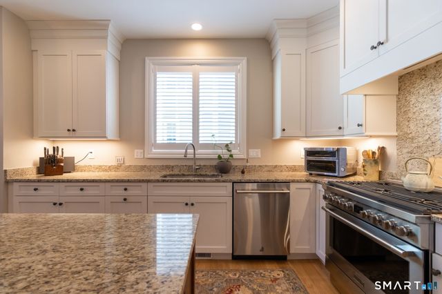 22 Soderman Way, Cheshire, CT 06410