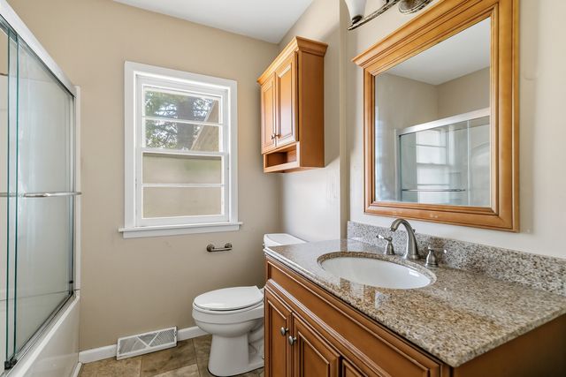 3017 W Lombard Street, Davenport, IA 52804