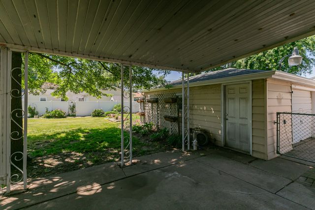 3017 W Lombard Street, Davenport, IA 52804
