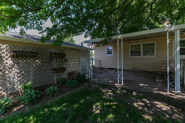 3017 W Lombard Street, Davenport, IA 52804