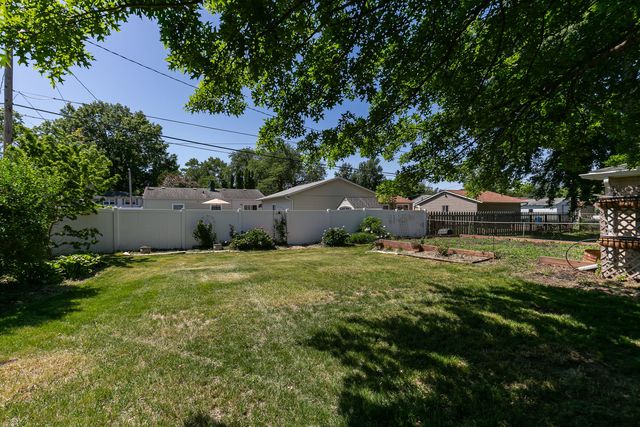 3017 W Lombard Street, Davenport, IA 52804