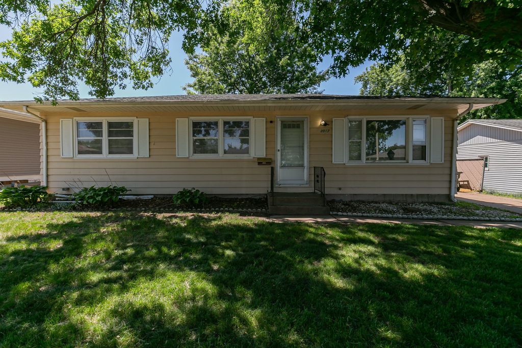 3017 W Lombard Street, Davenport, IA 52804