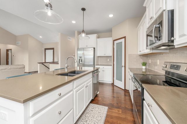 3222 N Chambers St, Wichita, KS 67205