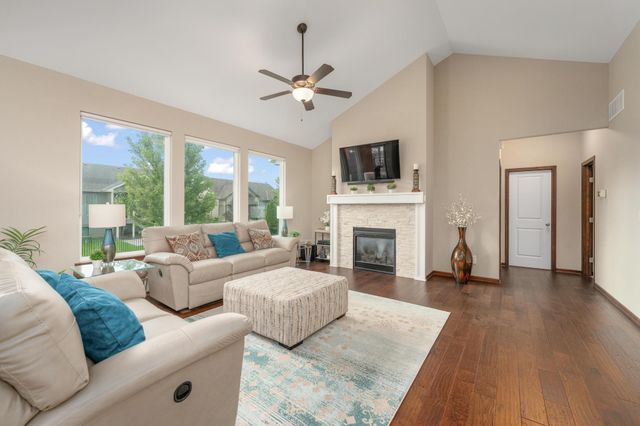 3222 N Chambers St, Wichita, KS 67205