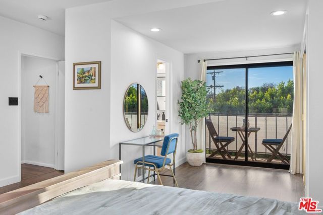 5121 Westpark Drive 105, Valley Village, CA 91601