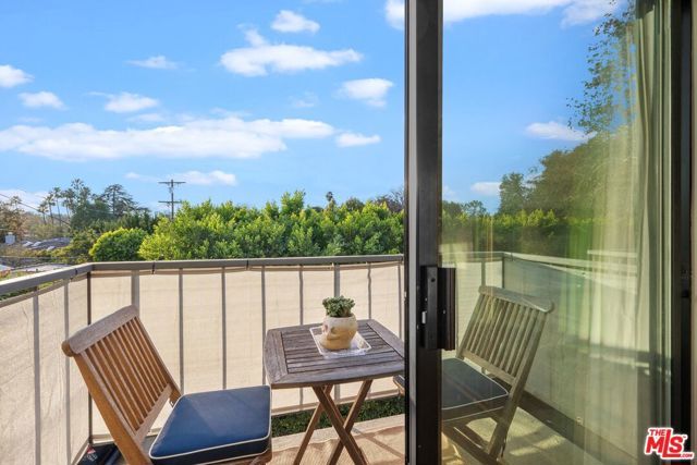 5121 Westpark Drive 105, Valley Village, CA 91601