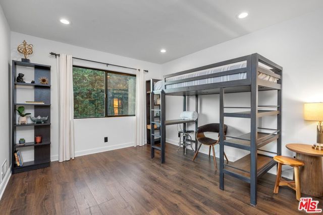 5121 Westpark Drive 105, Valley Village, CA 91601