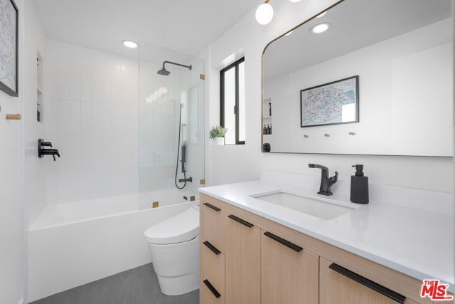 5121 Westpark Drive 105, Valley Village, CA 91601