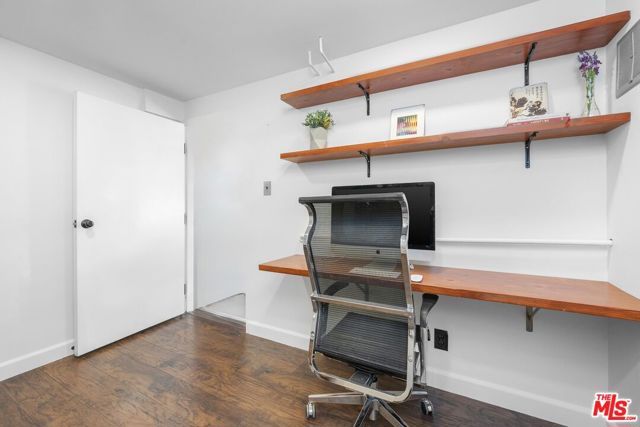 5121 Westpark Drive 105, Valley Village, CA 91601