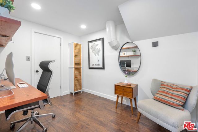 5121 Westpark Drive 105, Valley Village, CA 91601