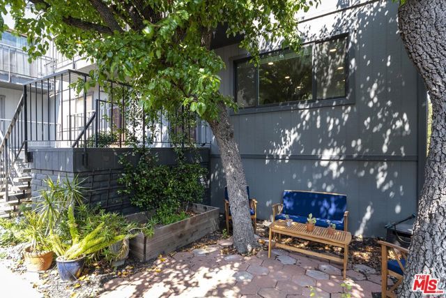 5121 Westpark Drive 105, Valley Village, CA 91601