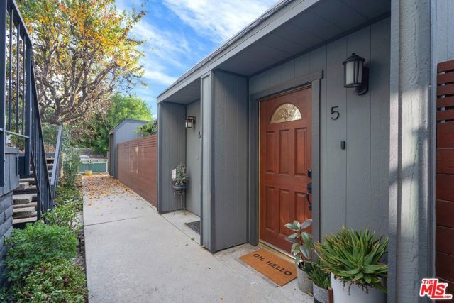 5121 Westpark Drive 105, Valley Village, CA 91601