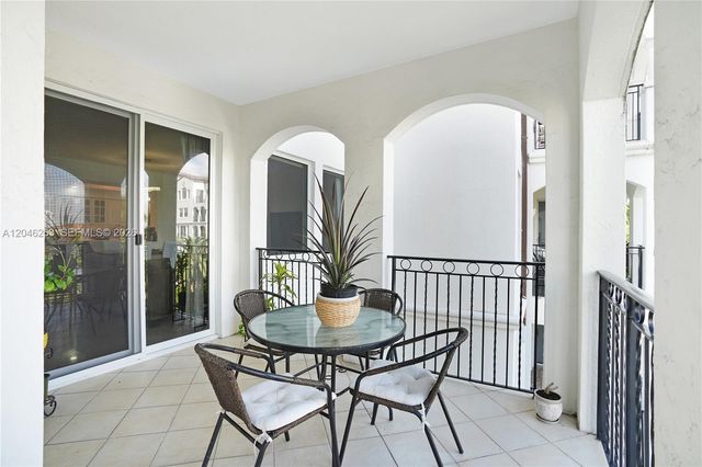3700 Island Boulevard C307, Aventura, FL 33160