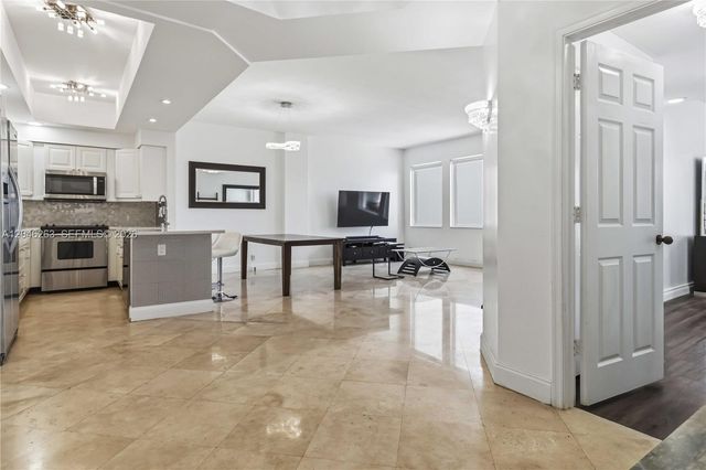 3700 Island Boulevard C307, Aventura, FL 33160