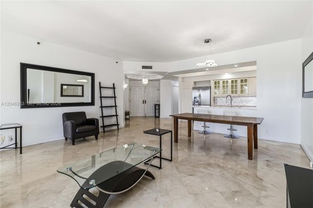 3700 Island Boulevard C307, Aventura, FL 33160