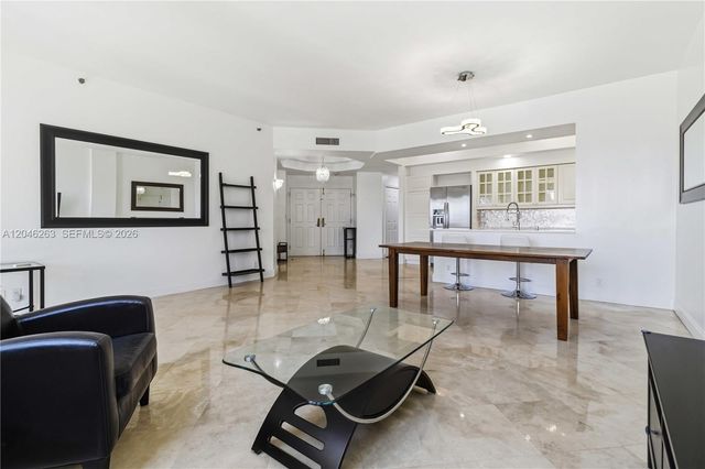3700 Island Boulevard C307, Aventura, FL 33160
