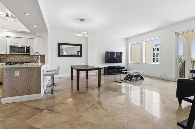3700 Island Boulevard C307, Aventura, FL 33160