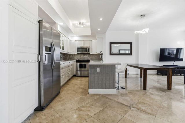 3700 Island Boulevard C307, Aventura, FL 33160