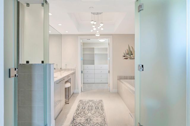 1 Water Club Way 1701, North Palm Beach, FL 33408