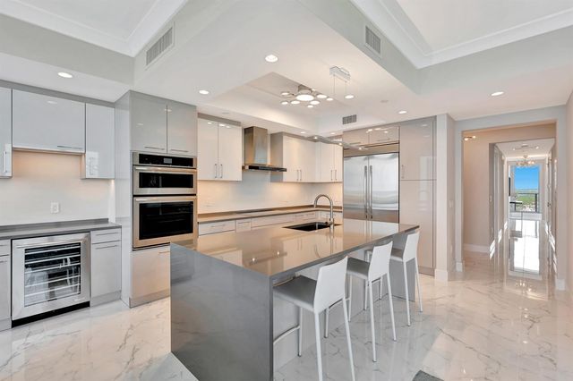 1 Water Club Way 1701, North Palm Beach, FL 33408
