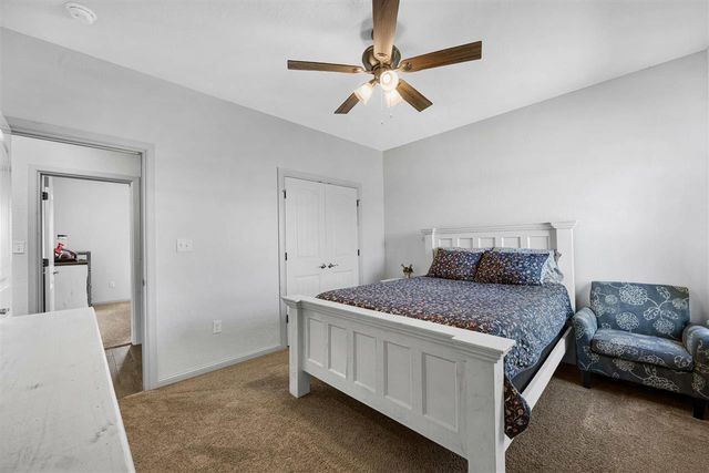10683 NE Seaside Ln, Elgin, OK 73538