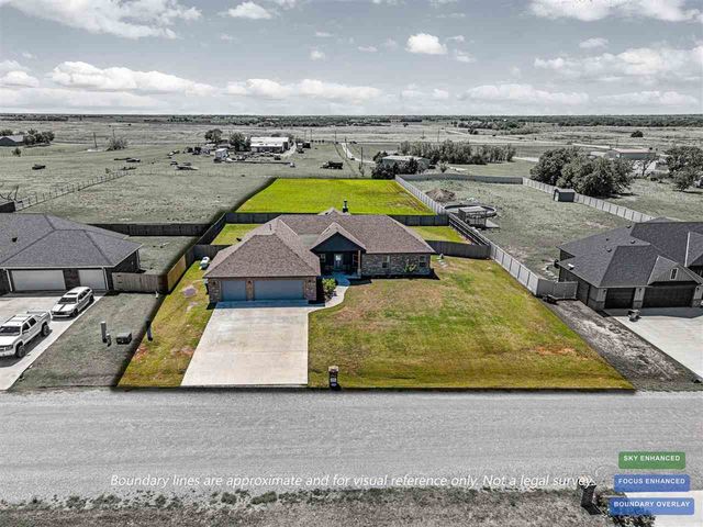 10683 NE Seaside Ln, Elgin, OK 73538