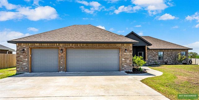 10683 NE Seaside Ln, Elgin, OK 73538