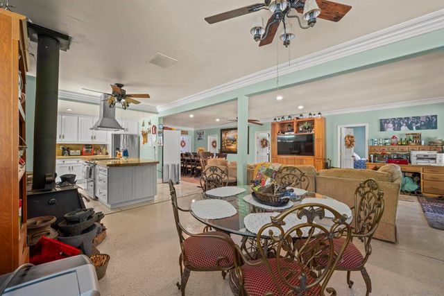 2464 Wynola Rd, Julian, CA 92036