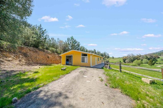 2464 Wynola Rd, Julian, CA 92036