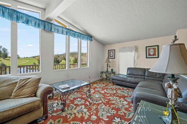 2464 Wynola Rd, Julian, CA 92036