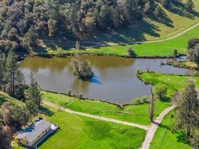 2464 Wynola Rd, Julian, CA 92036