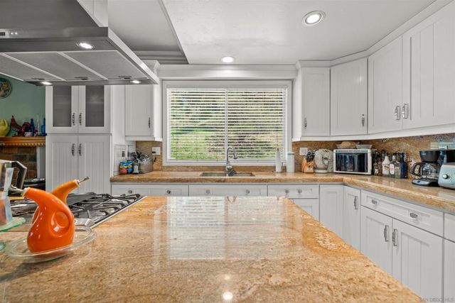 2464 Wynola Rd, Julian, CA 92036