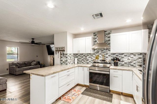 677 W 22ND Avenue, Apache Junction, AZ 85120