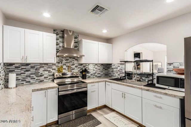 677 W 22ND Avenue, Apache Junction, AZ 85120